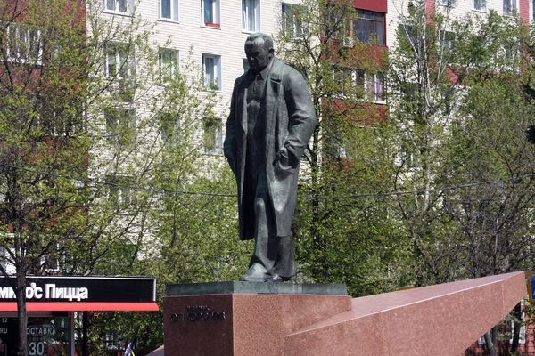 Фото: Дмитрий Кряквин. Памятник Сергею Королеву
