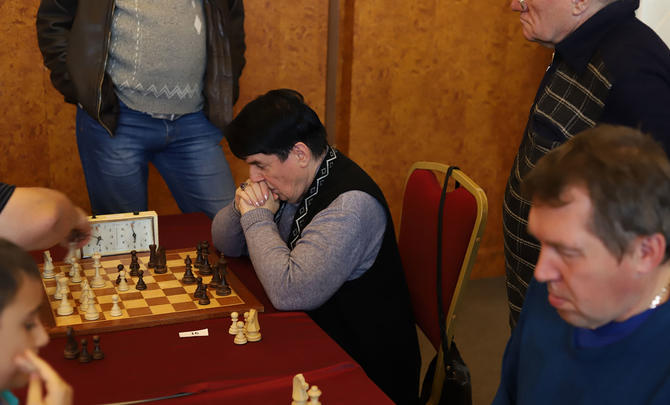 Нона Гаприндашвили играет черными