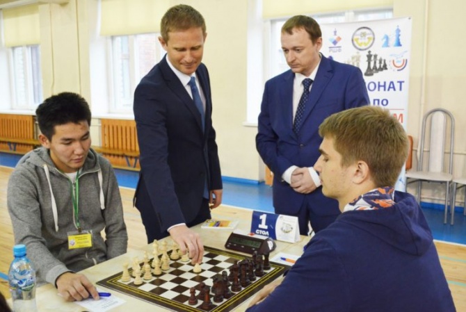 Директор турнира М.С. Белов и президент Федерации шахмат Ивановской области М.С. Рыбкин дали старт турниру.
